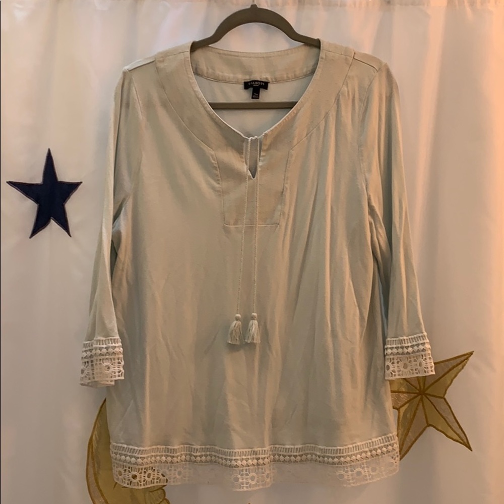 Pale teal 3/4 sleeve top